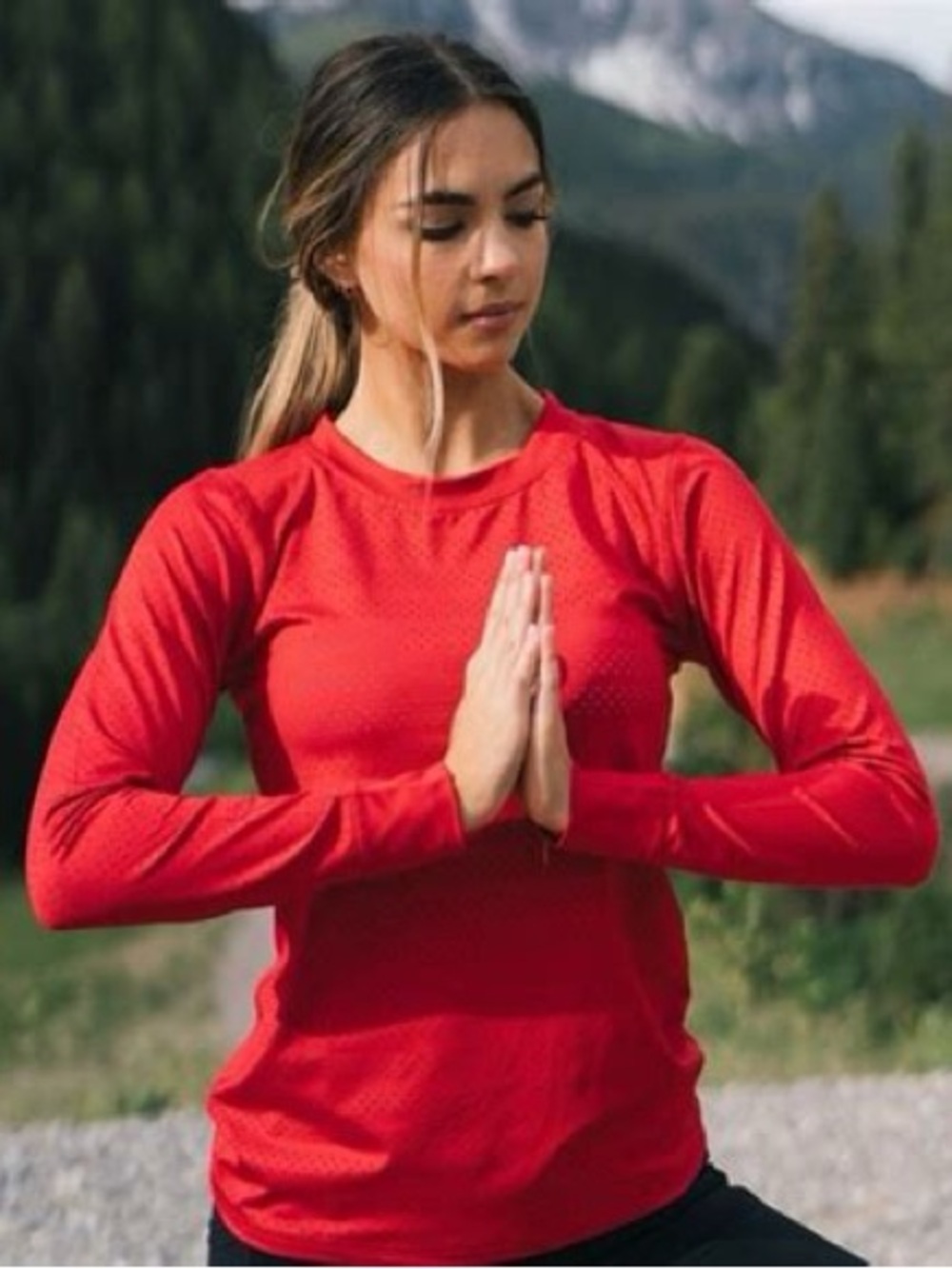Zyia Active Red Chill Long Tee | Size Medium